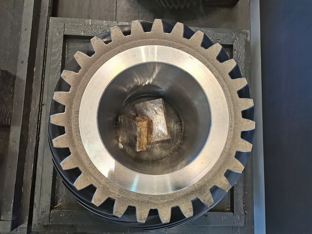 উচ্চ নির্ভুলতা স্পাইরাল বেভেল গিয়ার HRC45-62 কঠোরতা এবং মসৃণ শক্তি সংক্রমণ জন্য কাস্টমাইজযোগ্য দাঁত সংখ্যা সঙ্গে